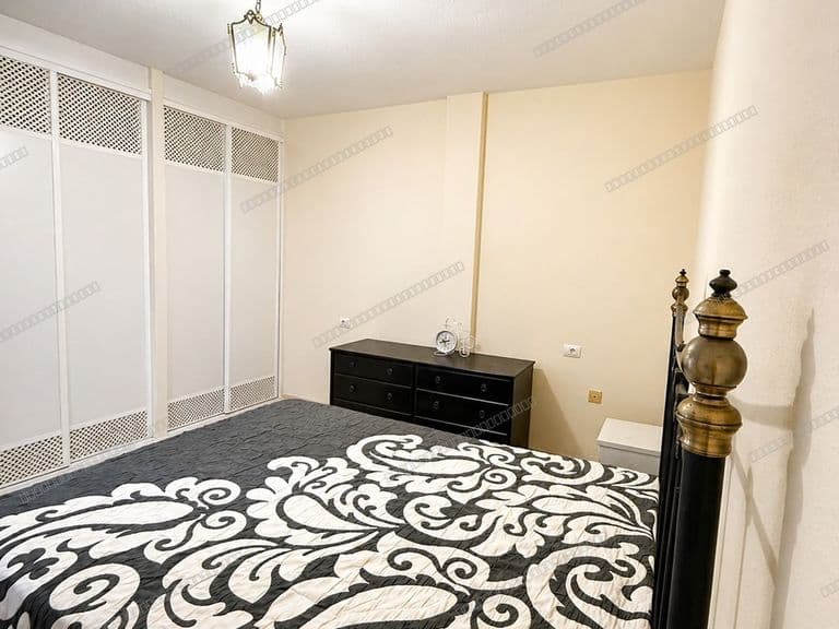 Apartamento en venta en Chayofa con terraza y piscina comunitaria