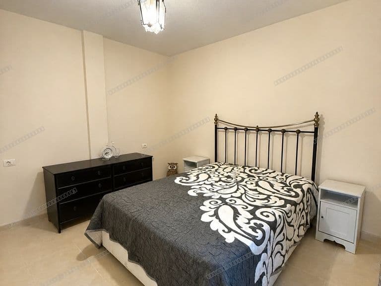 Apartamento en venta en Chayofa con terraza y piscina comunitaria
