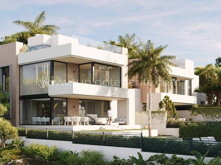 Villa for sale in Marbella Este