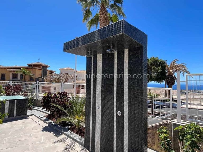Будинок на продаж в Adeje, південь Tenerife