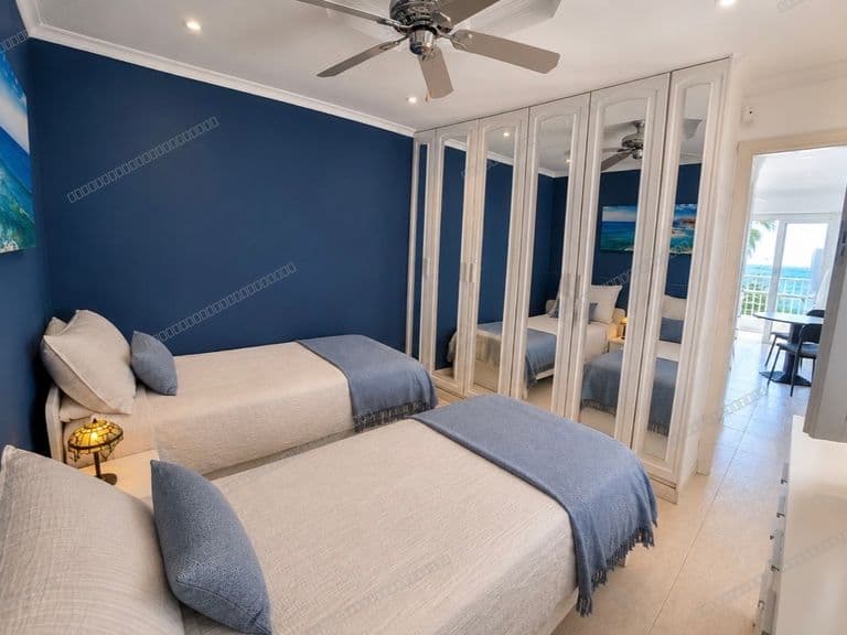 Apartamento con terraza y vistas al océano en Los Gigantes