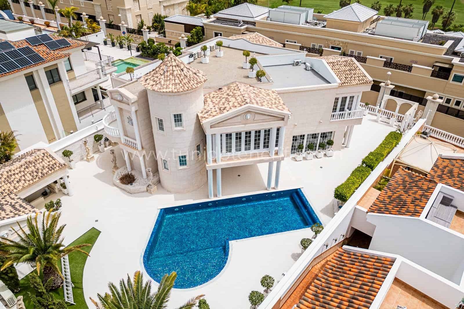 Villa for sale in Golf de Adeje, Tenerife Sur