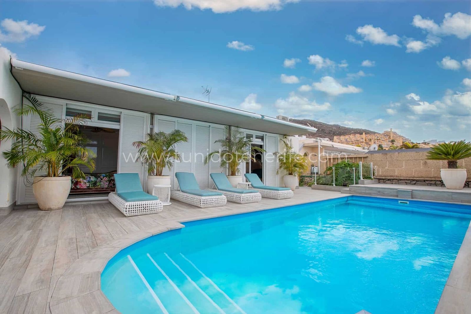 Villa en El Madroñal de Fañabe con piscina exterior