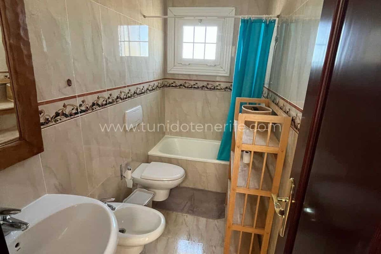 Будинок на продаж в Adeje, південь Tenerife