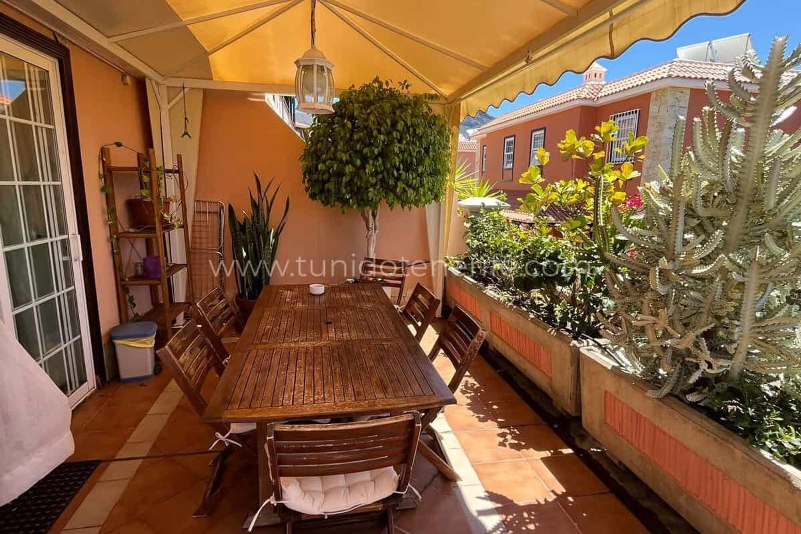 Будинок на продаж в Adeje, південь Tenerife