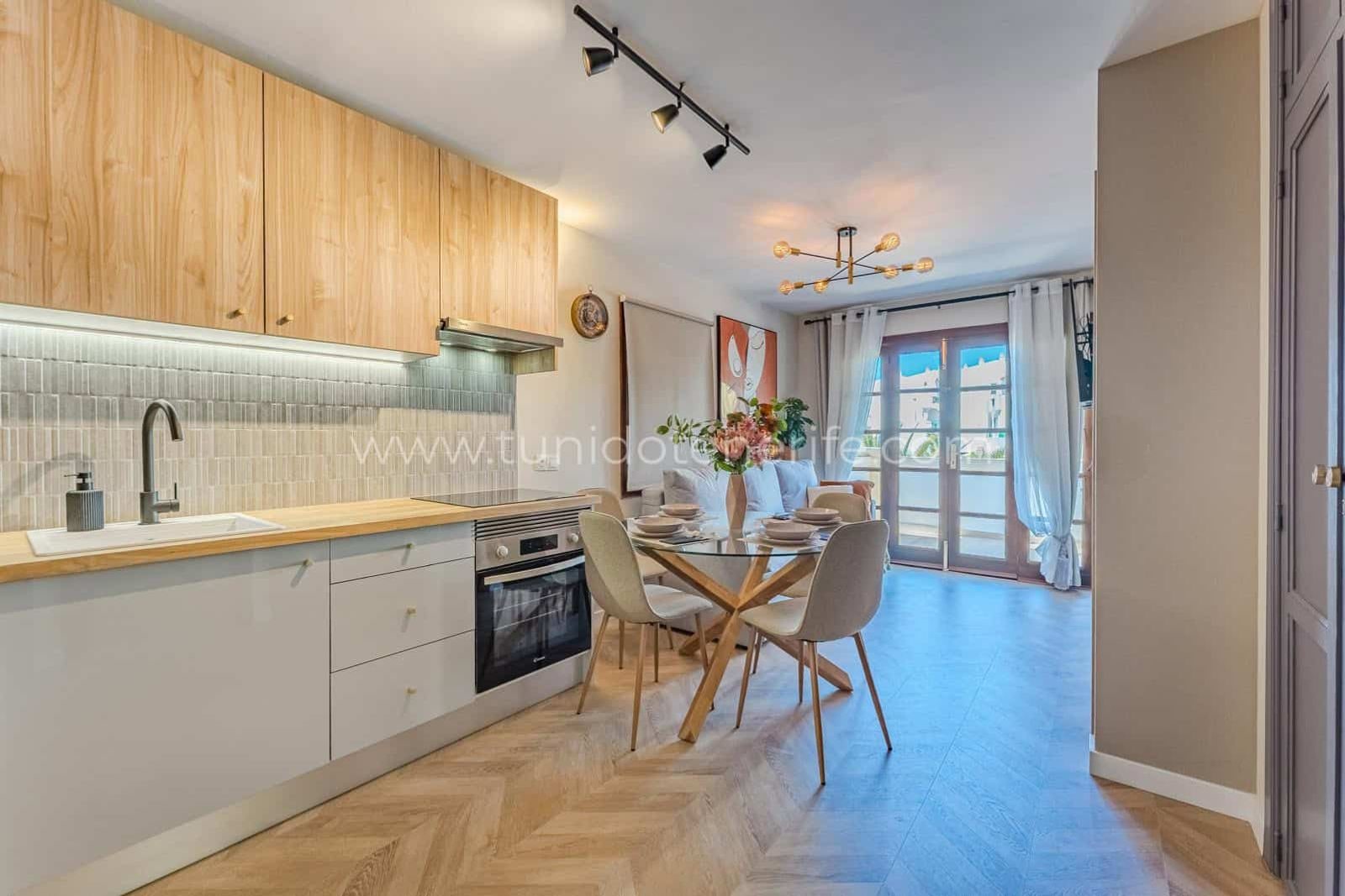 Apartament în Torviscas Alto cu bucătărie și zonă de dining deschisă