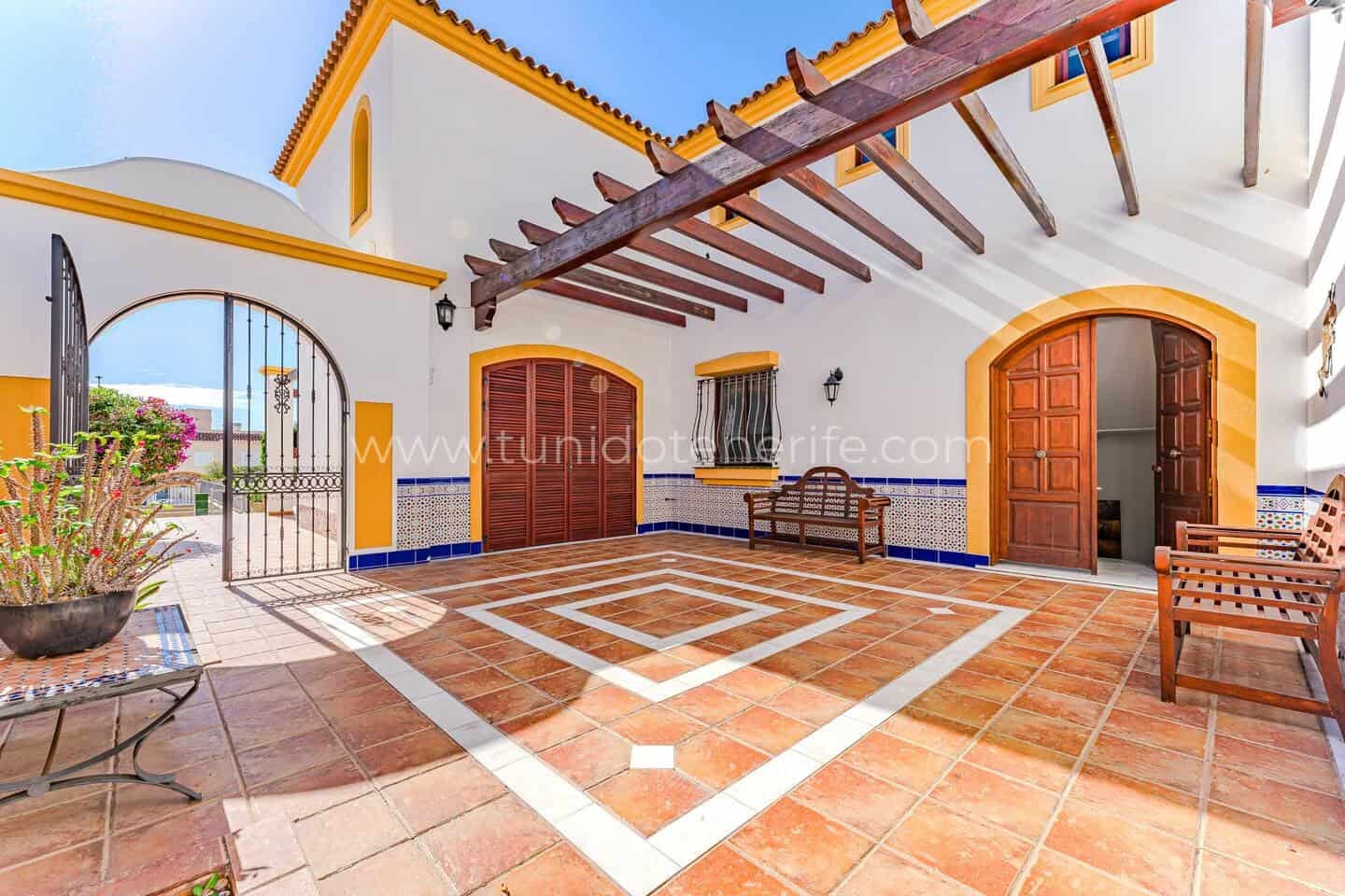 Vilă de vânzare în El Madroñal de Fañabe, Costa Adeje
