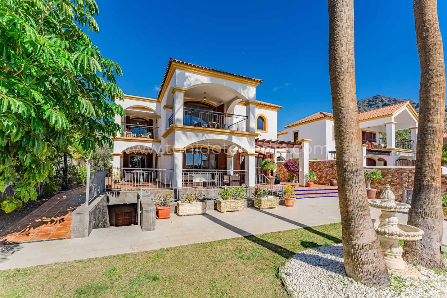 Vilă de vânzare în El Madroñal de Fañabe, Costa Adeje