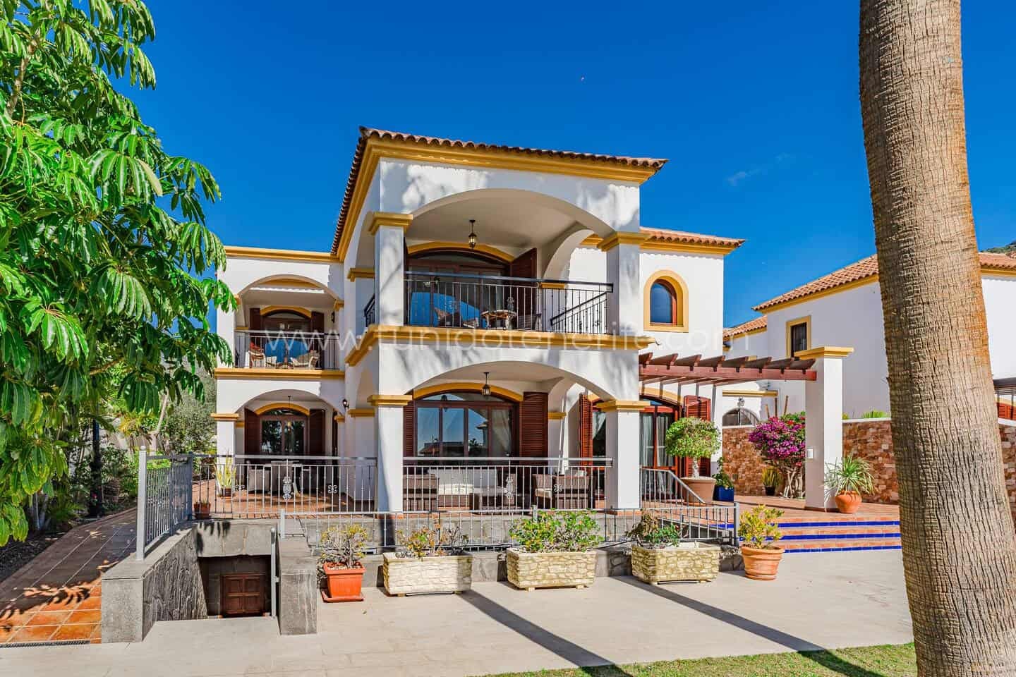 Vilă de vânzare în El Madroñal de Fañabe, Costa Adeje