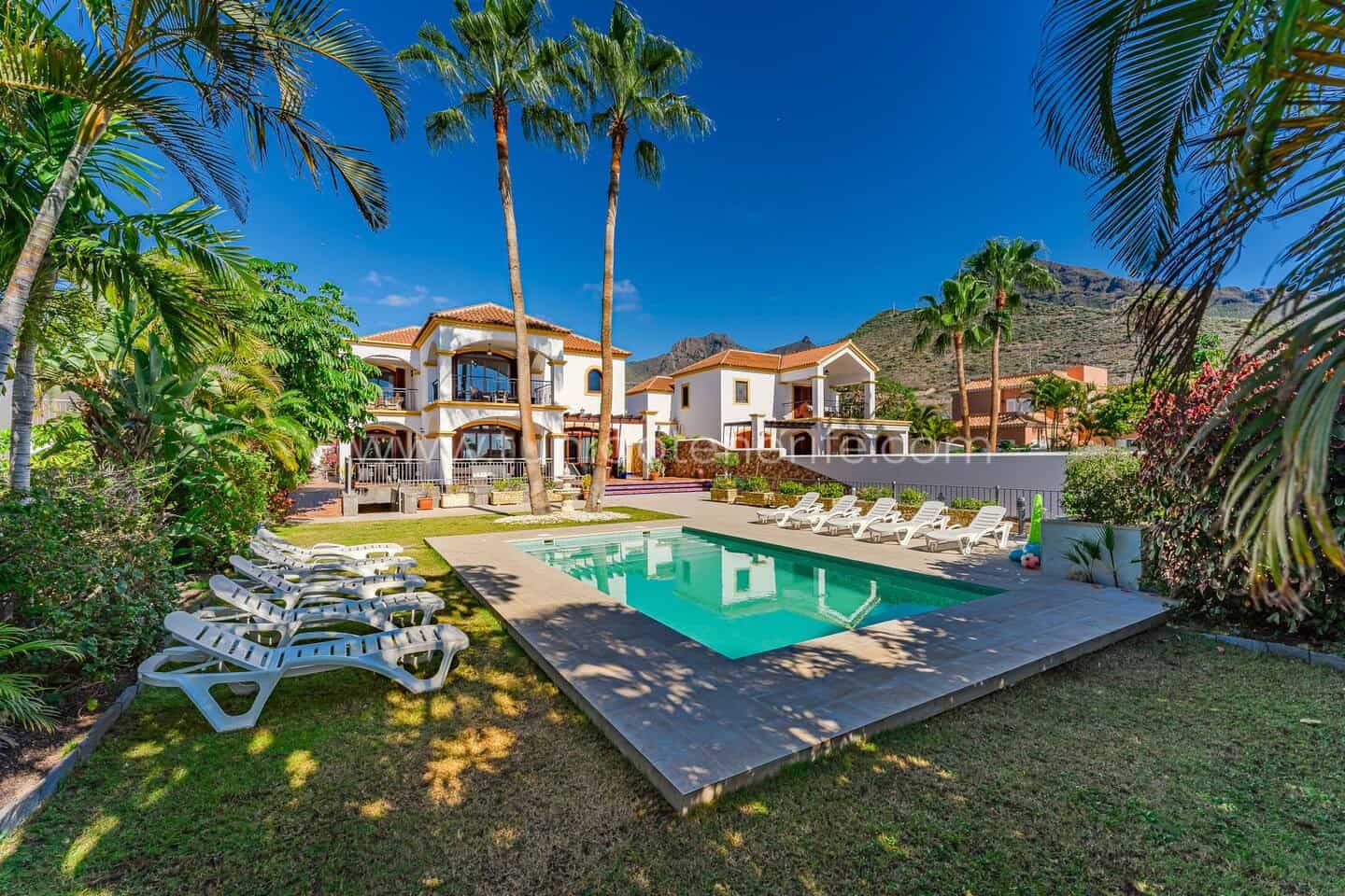 Vilă de vânzare în El Madroñal de Fañabe, Costa Adeje