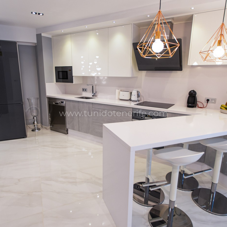 Apartamento de Lujo en Alquiler en Los Cristianos, Tu Nido Tenerife