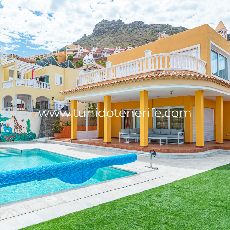 Villa with private pool and magnificent views, Tu Nido Tenerife