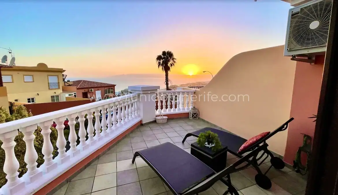 Rent Duplex with Sunset Views in Tenerife