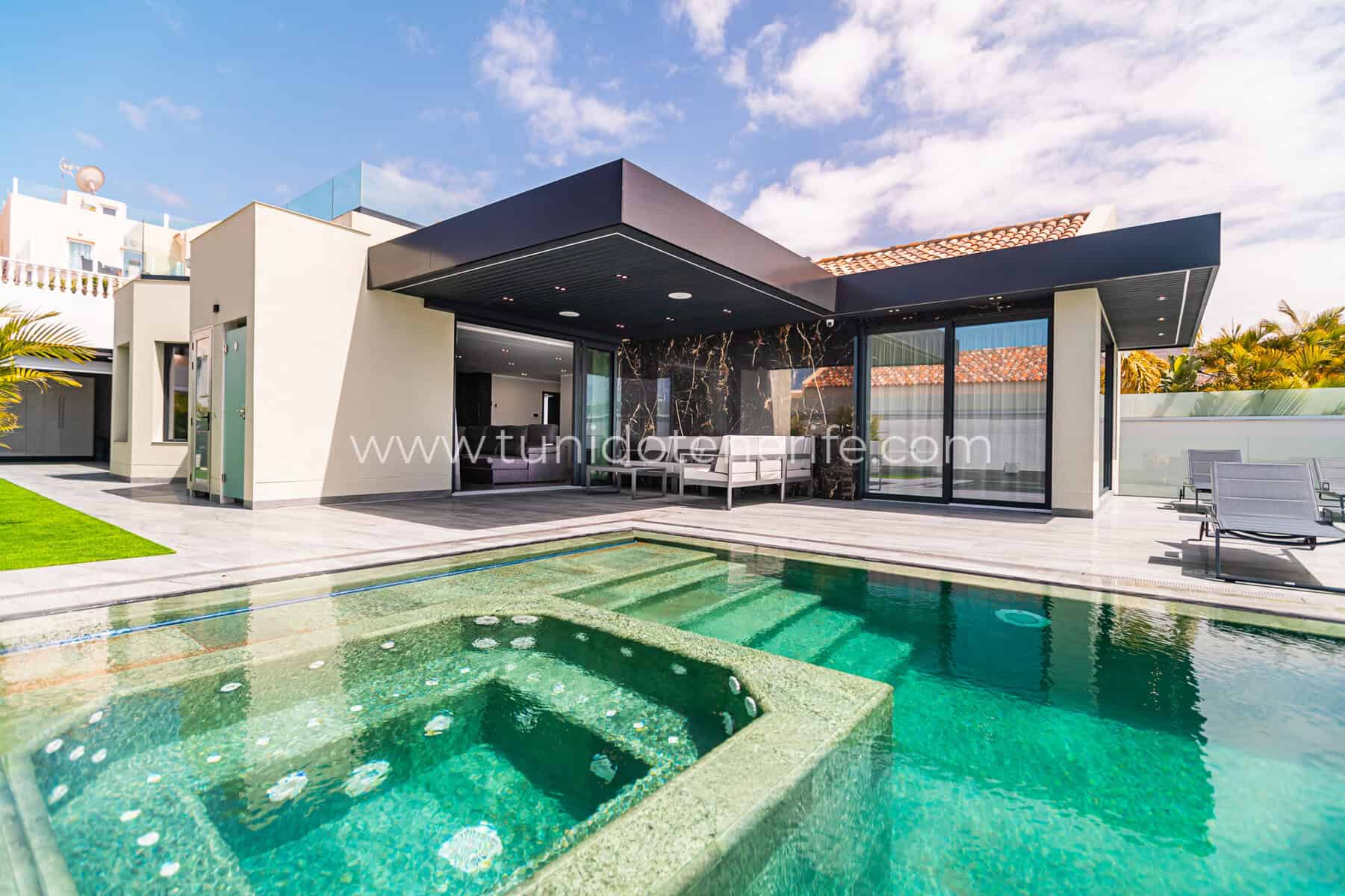 01 – AK5I4321 Villa de lujo en la venta, Tenerife Sur