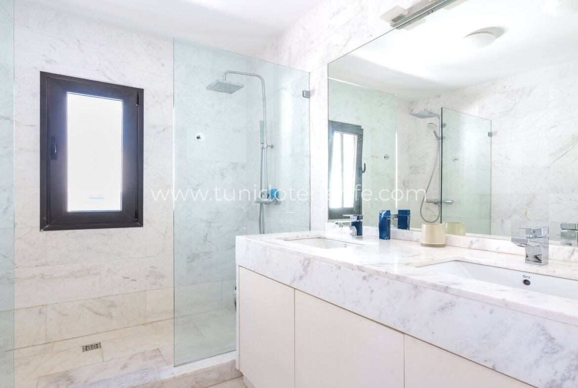 Villa en venta en Madroñal de Fañabe, Tenerife Sur