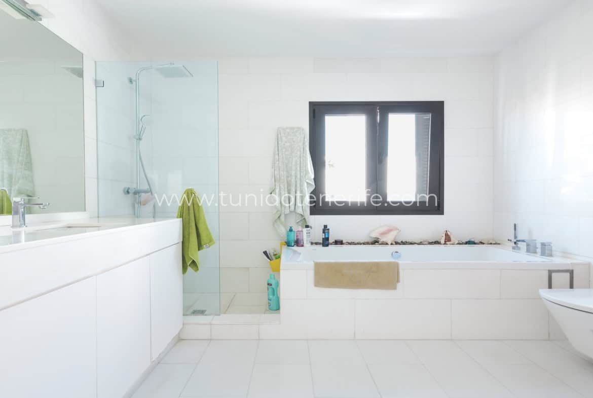 Villa en venta en Madroñal de Fañabe, Tenerife Sur